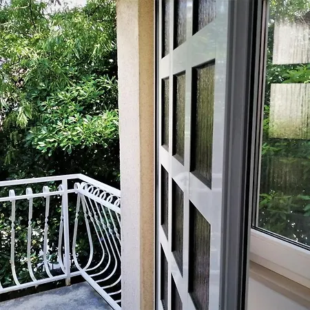 Symphony Veranda: Modern, New * Σπλιτ