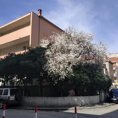 Symphony Veranda: Modern, New Apartamento *