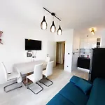 Symphony Veranda: Modern, New