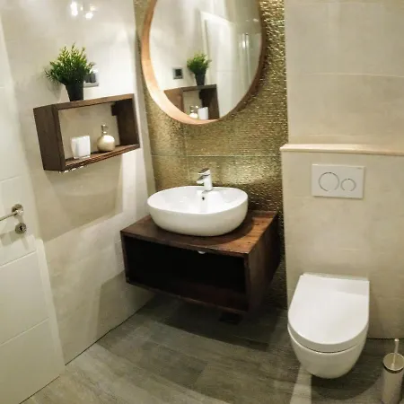 Symphony Veranda: Modern, New *