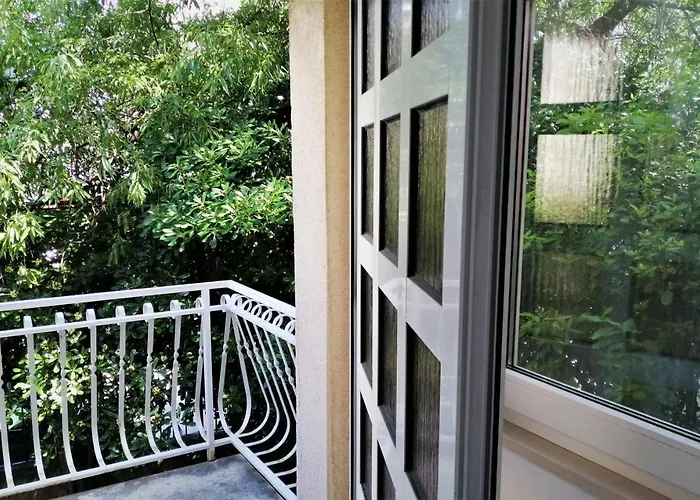 Symphony Veranda: Modern, New * Split