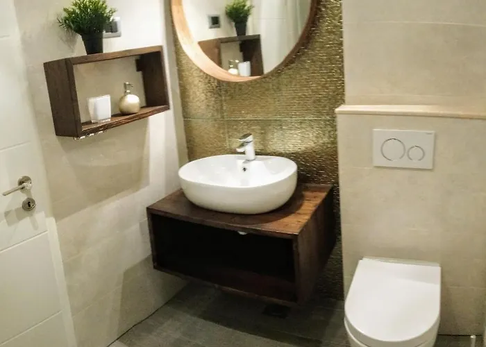 Symphony Veranda: Modern, New *