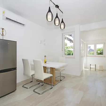 Symphony Veranda: Modern, New Appartement *